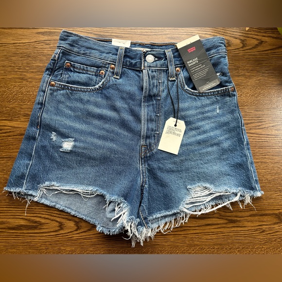 Levi Ribcage Shorts - Picture 6 of 11